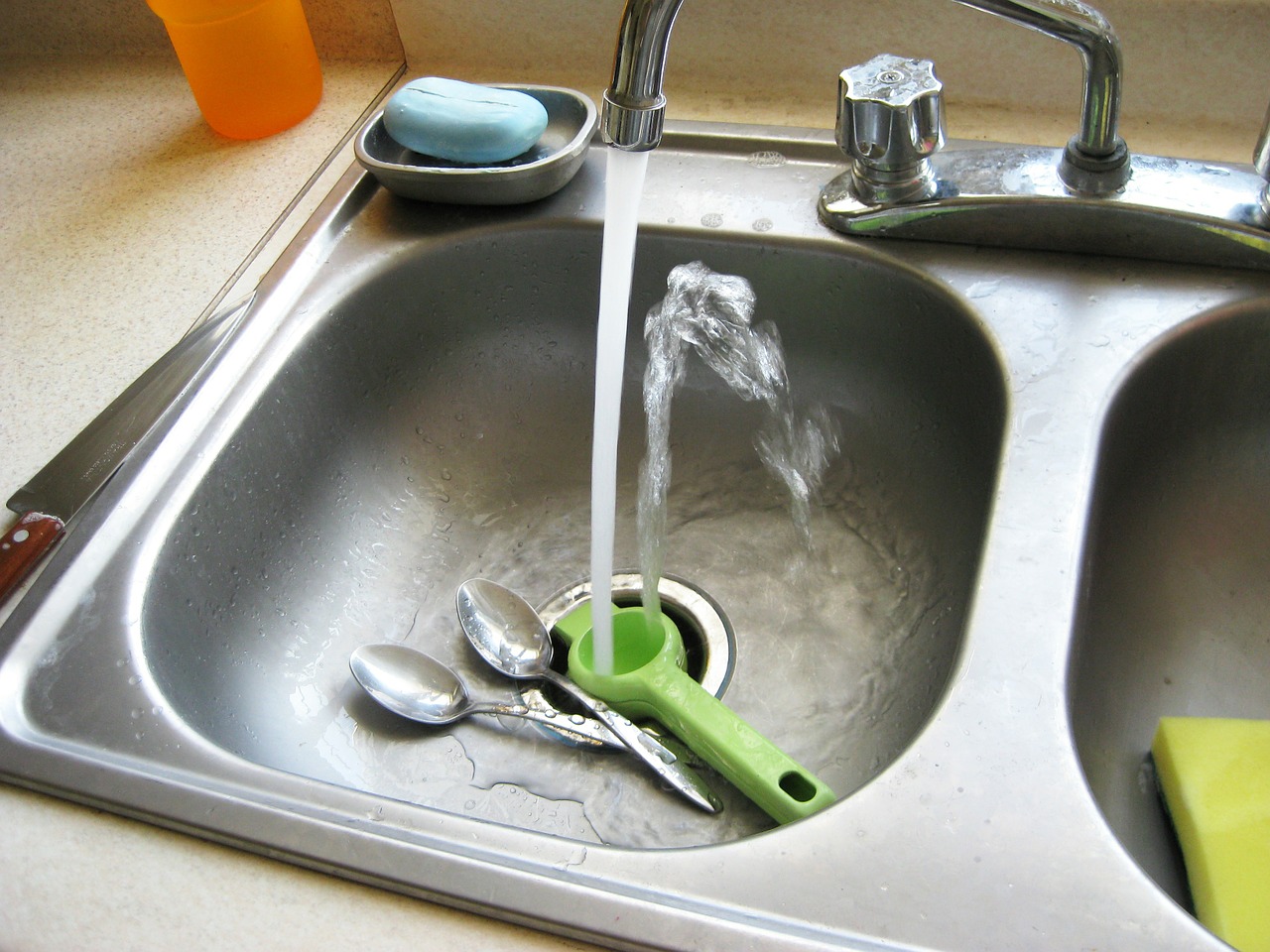 How to unclog a sink drain. No-chemicals method