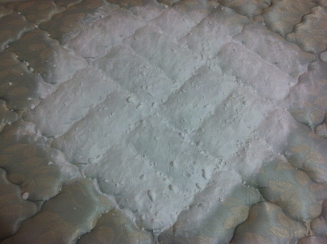How to remove urine stains out mattress with baking soda
