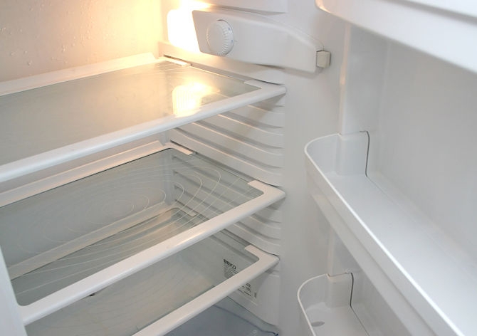 How to remove bad odors inside the fridge