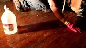 Step-By-Step Guide To Clean Hardwood Floors With White Vinegar