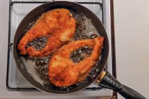 The Vinegar And Bread Trick To Remove Frying Smell Out Of Your Kitchen