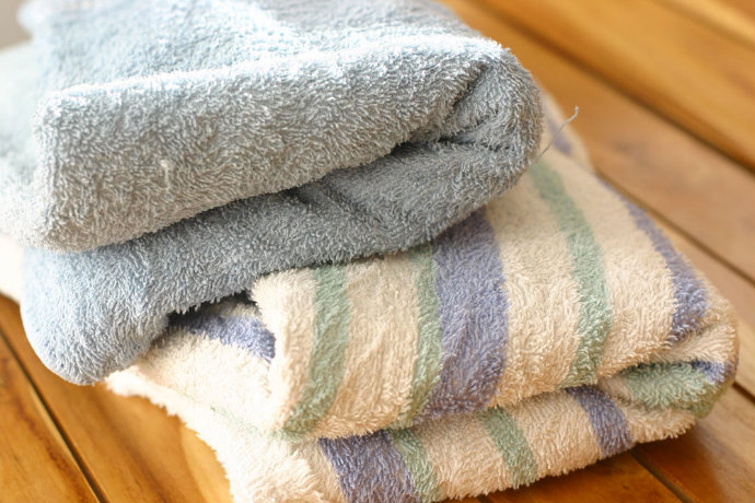 Old Natural Remedies To Remove That Stinky Wet Towel Odor
