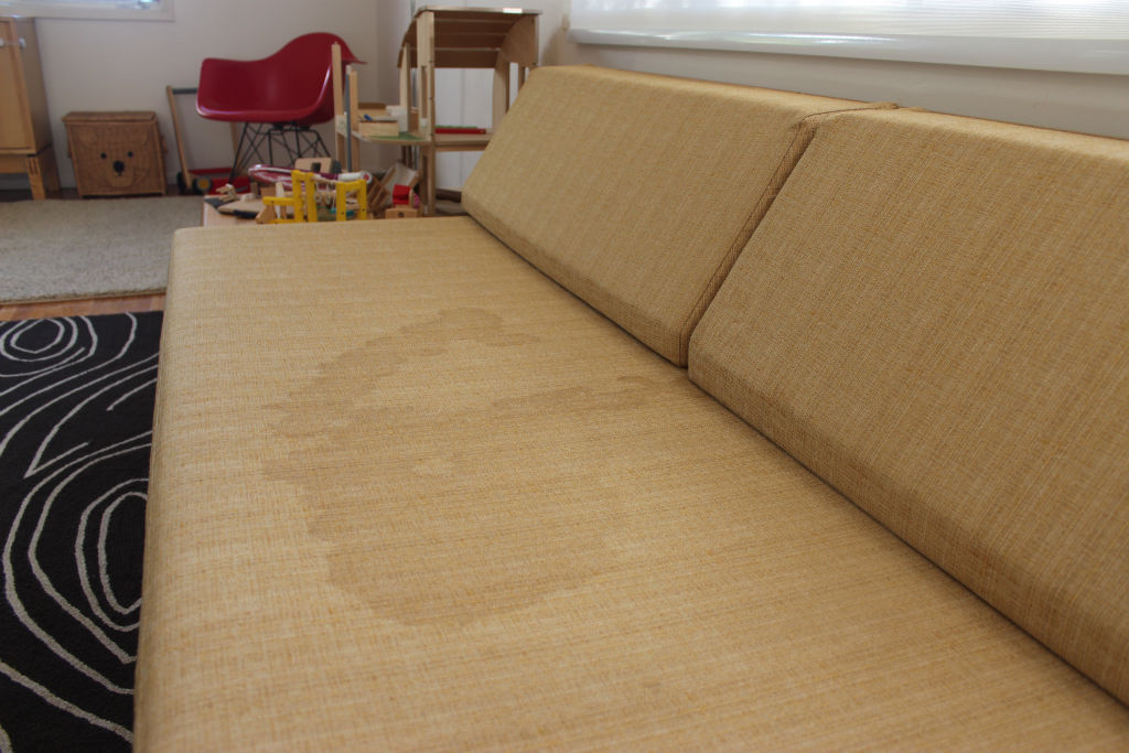 Smart Natural Solution That Removes Stubborn Stains From Fabric Sofa