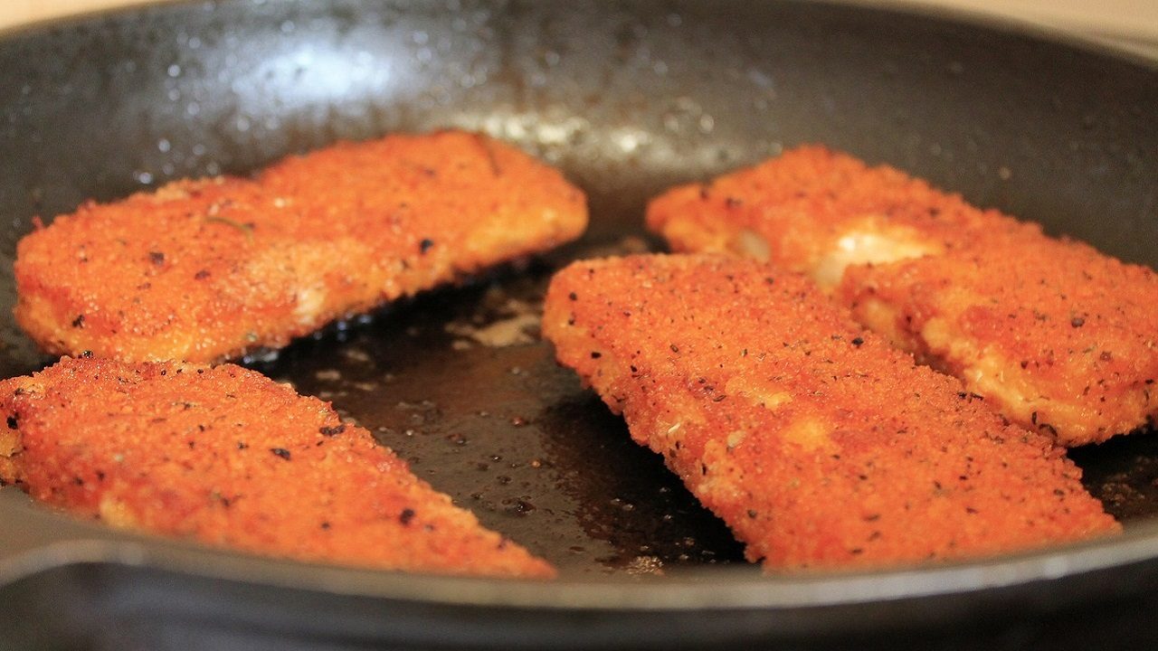My Delicious Tricks To Get Rid Of That Unpleasant Fried Fish Smell In The Kitchen