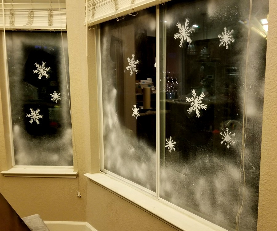 After Holidays Cleaning: How To Get Fake Artificial Snow Off Your Windows